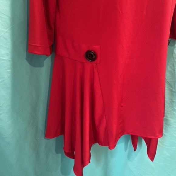 The Pyramid Collection Red Tunis Top - Picture 9 of 13